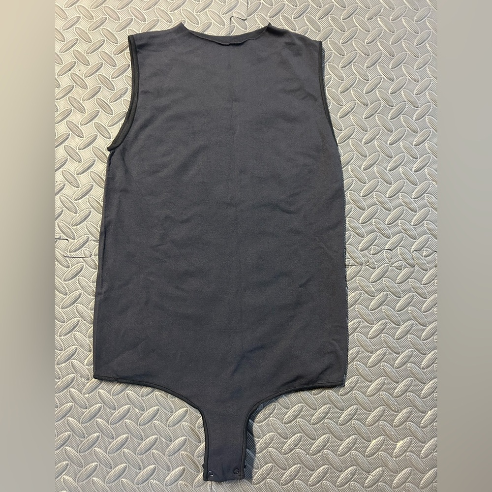 Skims Essential Crew Neck Sleeveless Bodysuit